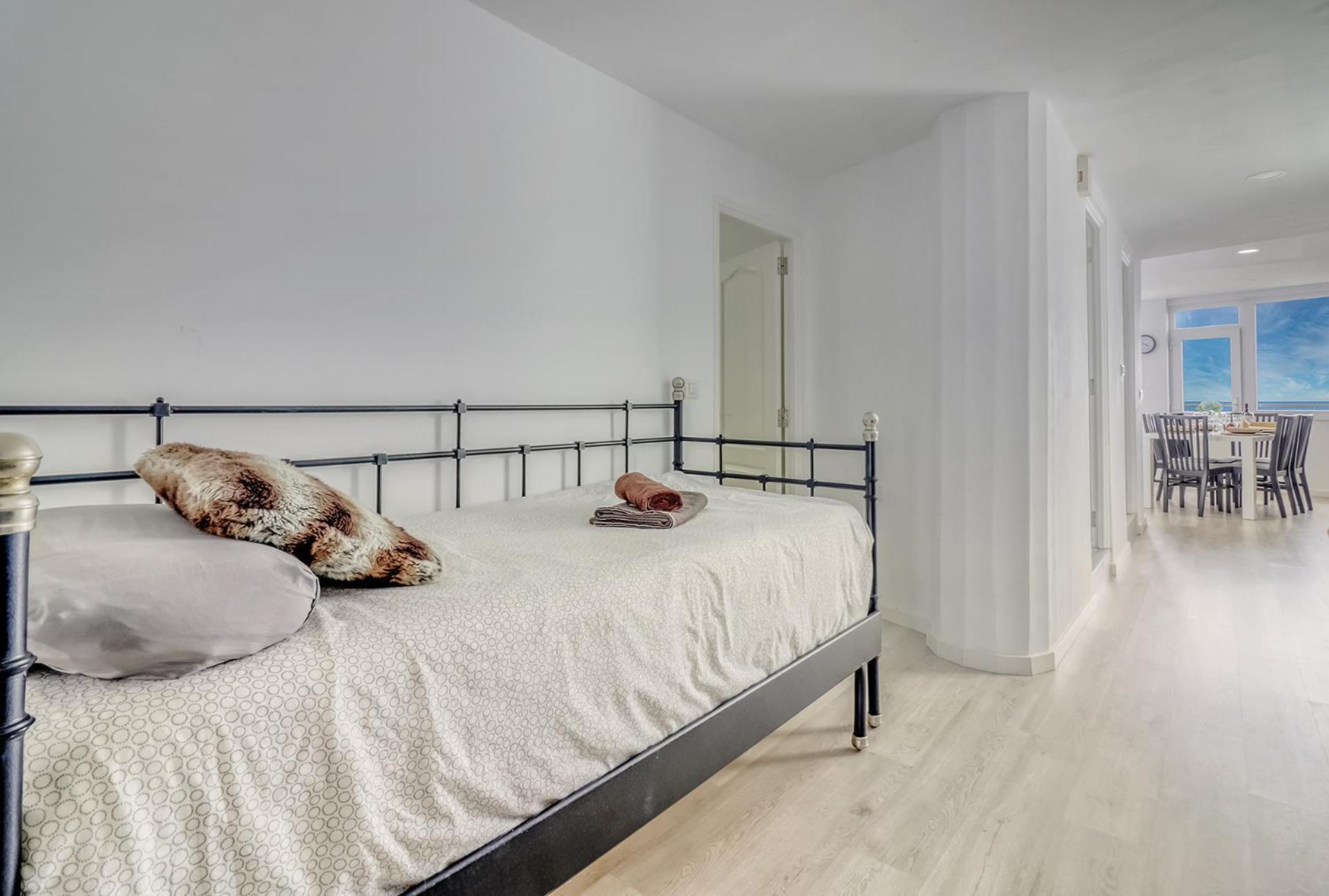 Central Modern Apartment With Private Parking & Ocean View & Coffee Corner Icod De Los Vinos Exterior photo